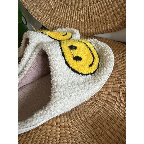 Smiley Face Adult men’s size 10 smiley slippers used - Picture 9 of 12